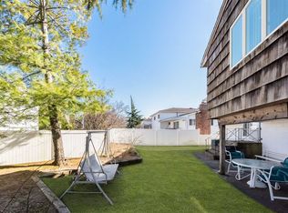 2915 Cheryl Rd, Merrick, NY 11566