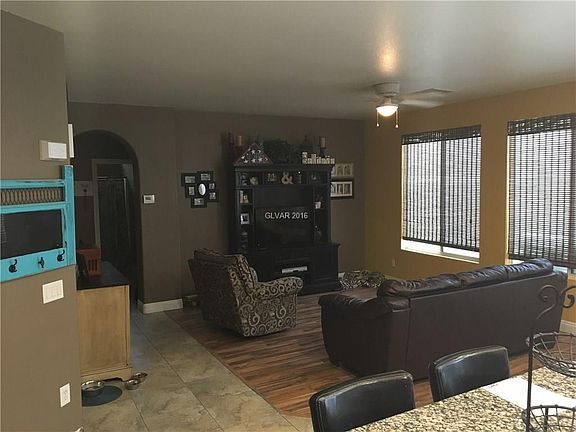 2nd image of 661 Sunrise Lake Pl