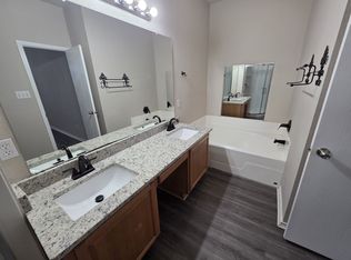 8541 Rainy Lake Dr, Fort Worth, TX 76244