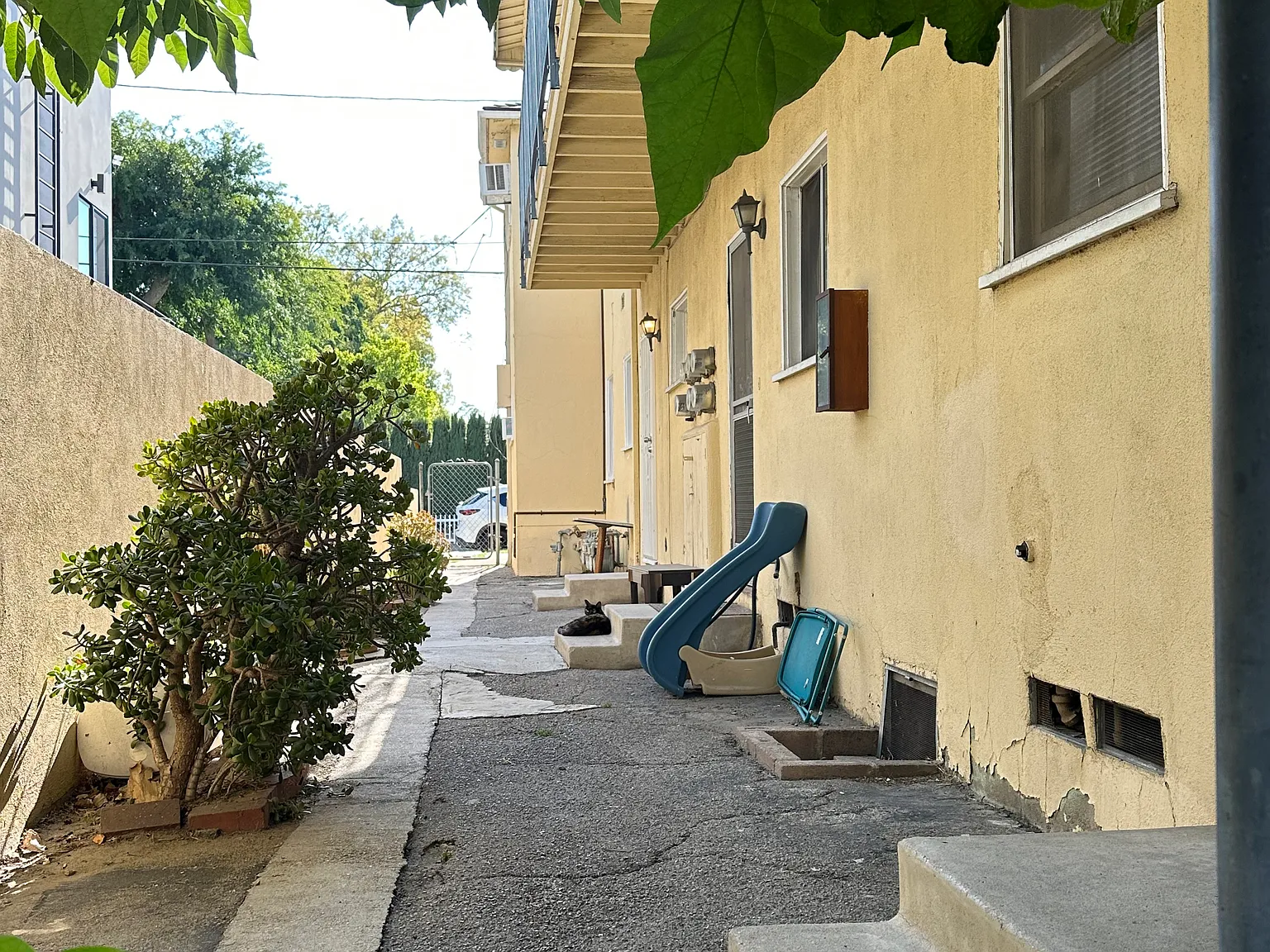 4732 Vantage Ave — Photo 4
