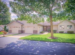14 Riverside Ct, Fond Du Lac, WI 54935