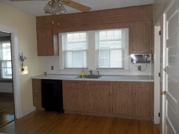 67 Farrington St, Quincy, MA 02170