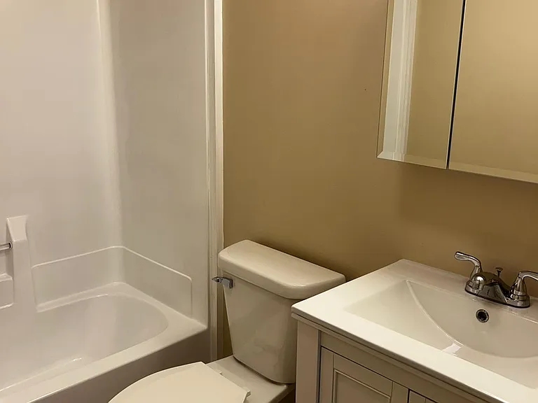10102 Main St #1B — Photo 11