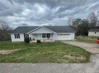 813 White Oak St, Elkview, WV 25071
