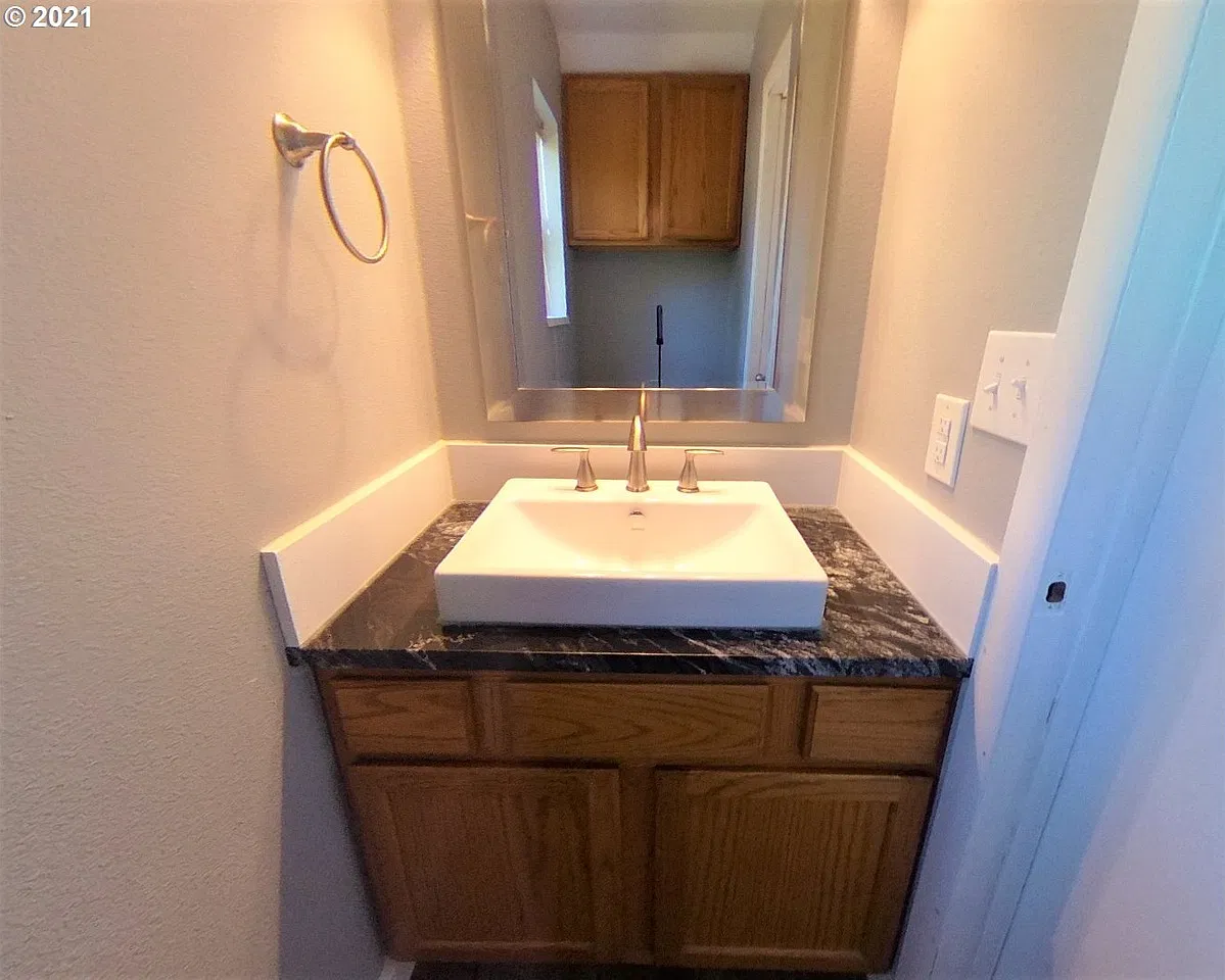 2 bed, 1.5 bath, 995 sqft, $1,895 — Photo 4