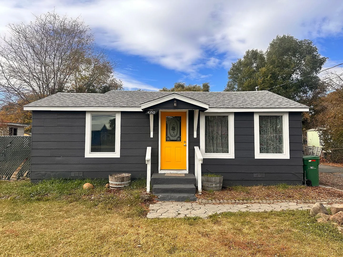 4350 Altamont Dr photo 1