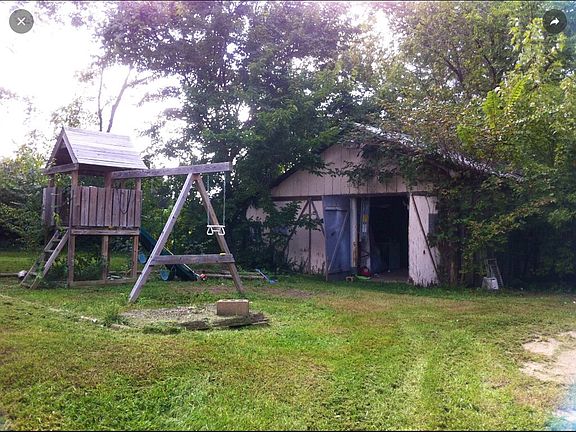 Detached Garage