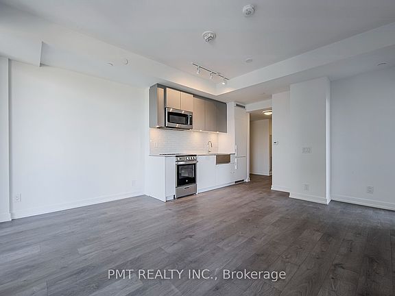 4th image of 270 Dufferin St #709