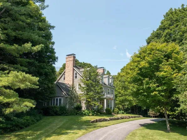 667 Canterbury Road, Manchester, VT 05255