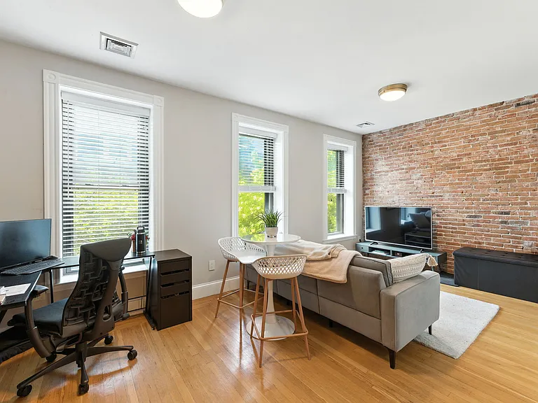 19 Medford St #2 — Photo 8