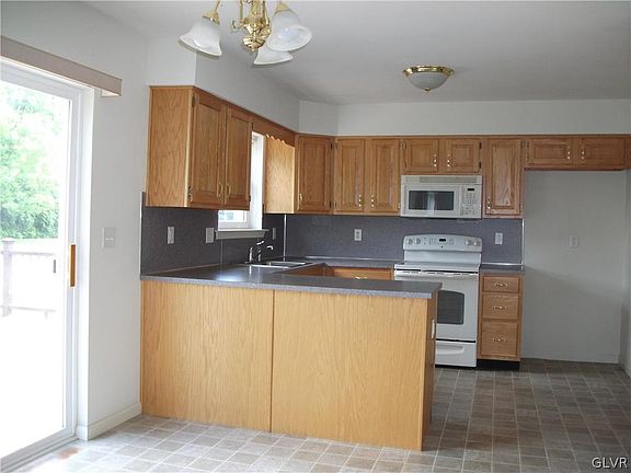 4th image of 224 McNair Cir