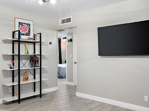 5th image of 1033 N 25th St #2