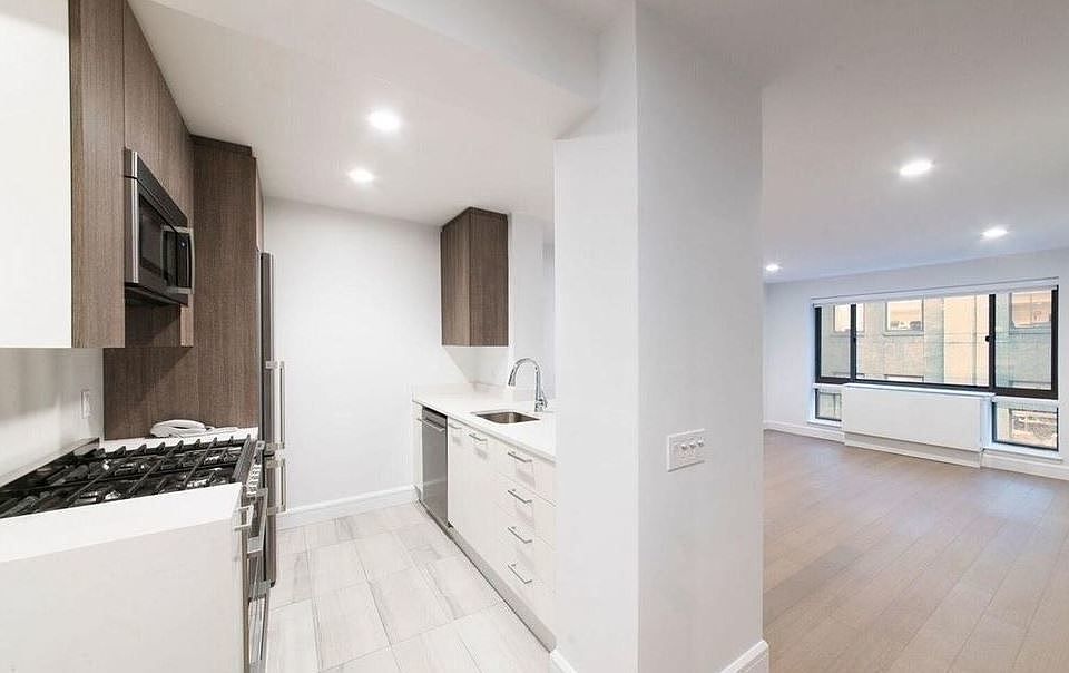 1st image of 311 W 50th St APT 3H