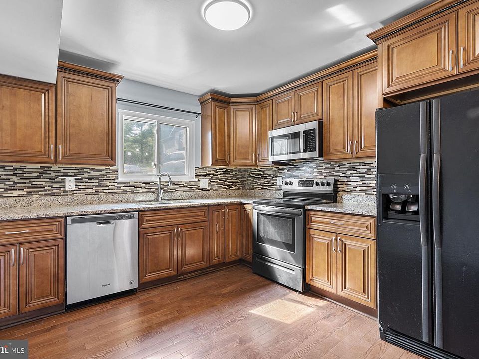 1st image of 32 Anna Ct #281