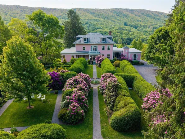 356 Routier Hill Rd, Hot Springs, VA 24445