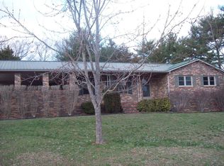100 Lakeview Dr, Decherd, TN 37324