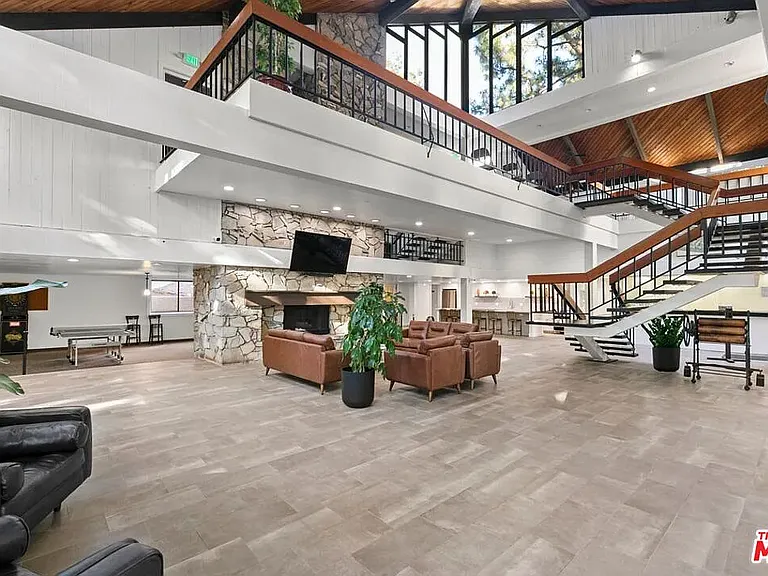 clubhouse