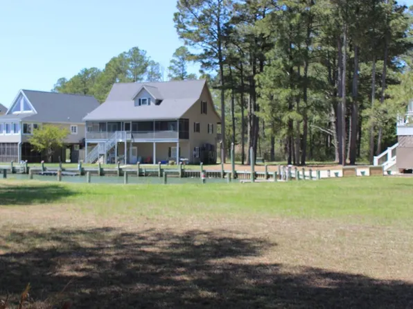 800 Castaway Dr #800, Greenbackville, VA 23356