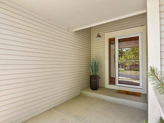 3rd image of 565 Wild Ridge Ln