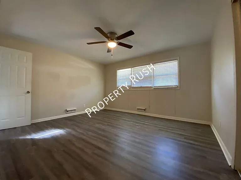 4726 Fairwood Ln — Photo 19