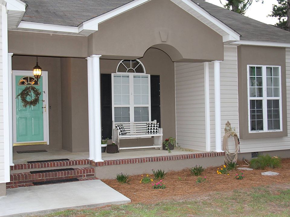 Updated color and landsaping