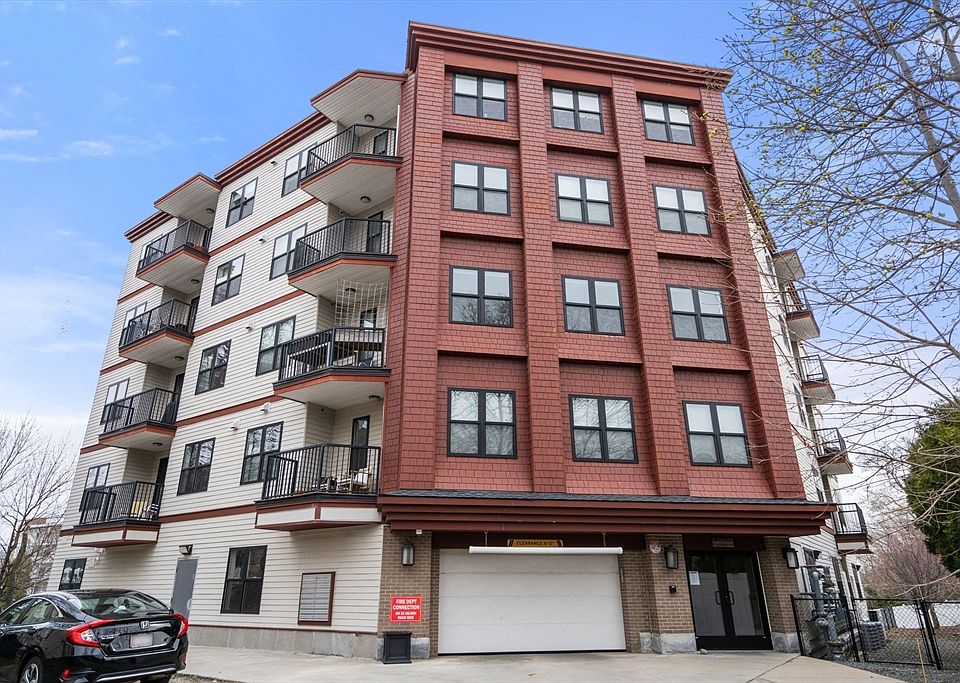 1st image of 18 Johnson Ave APT 3
