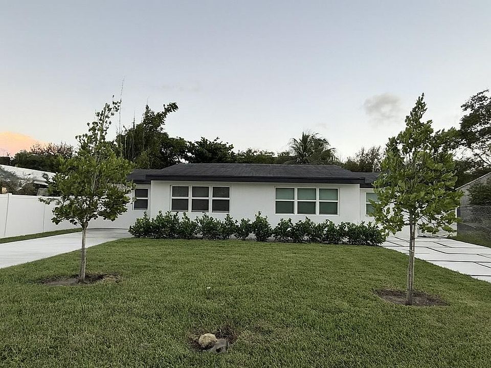1st image of 118 SW 7th St