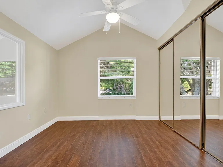 204 Andover Ct — Photo 22