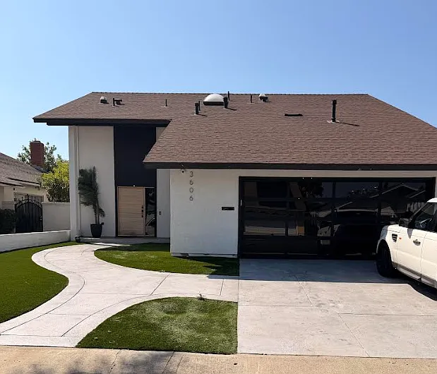 4 bed, 2.5 bath, 1800 sqft, $6,250 — Photo 1