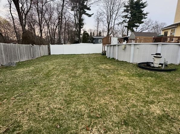 18 Walton St, Wakefield, MA 01880
