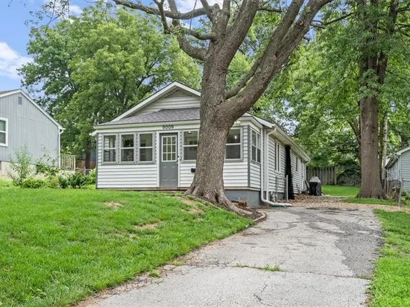 9009 McGee St, Kansas City, MO 64114