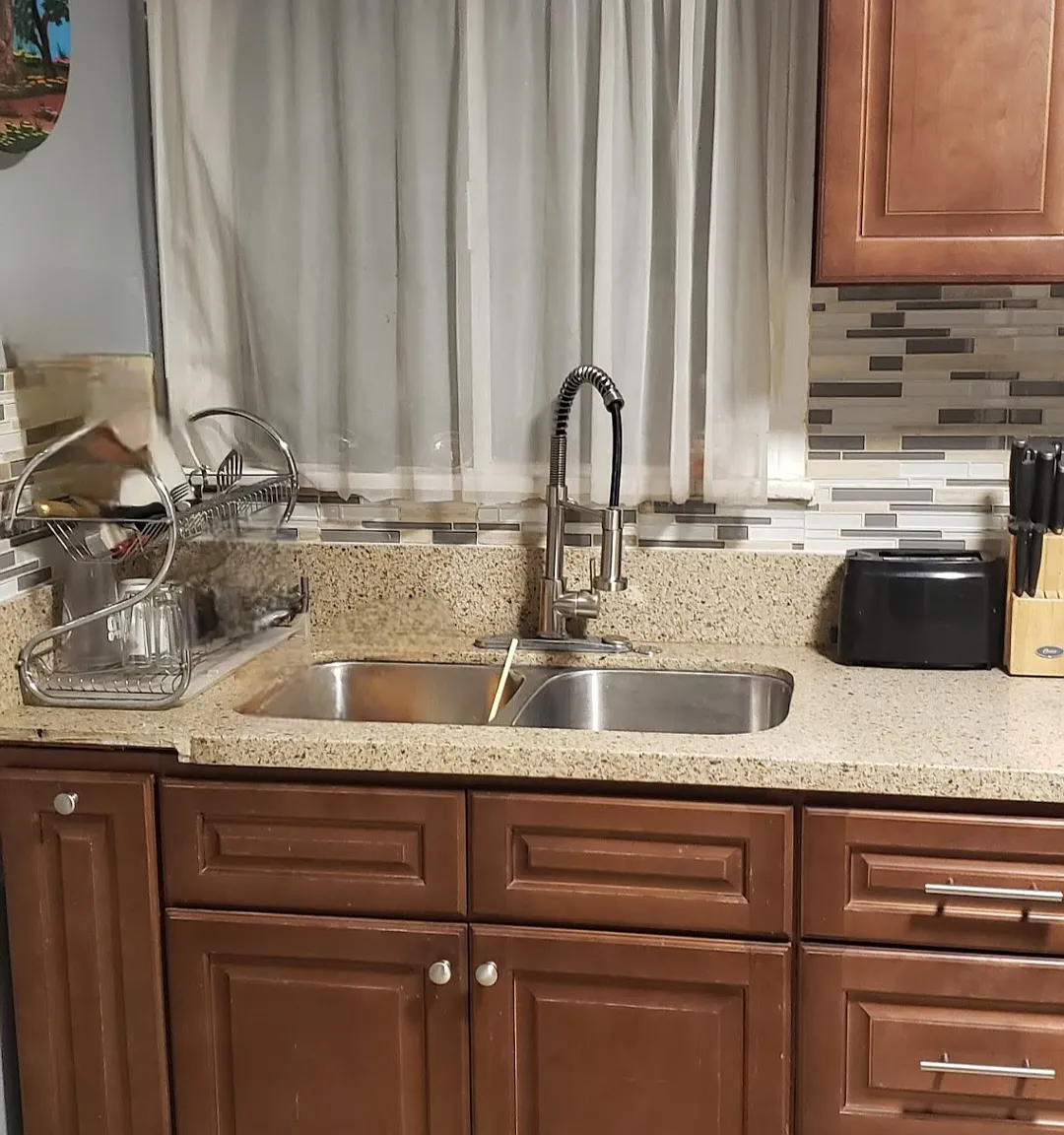 2128R N Pershing Ave — Photo 3