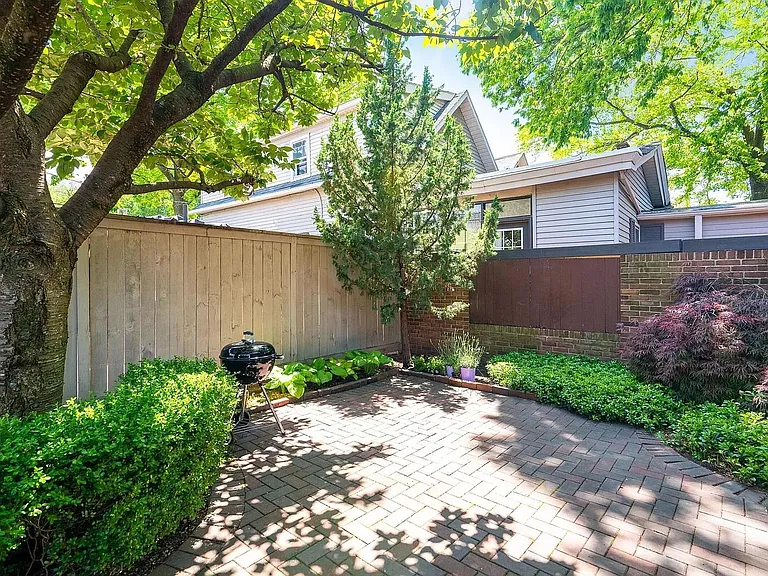 329 Jackson St — Photo 3