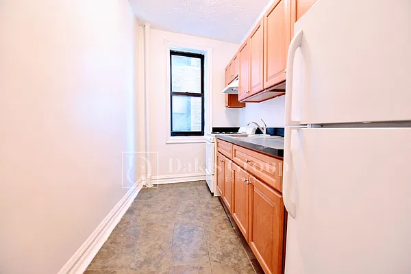 Rented by Dakis Group LLC | media 5