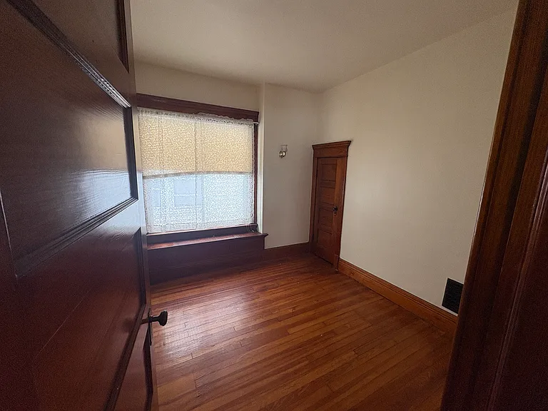 68 Baxter St — Photo 3