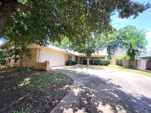 1106 Meadowview Dr Photo 1
