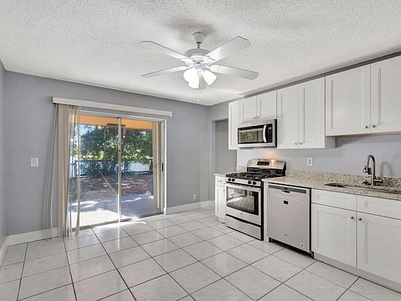 3rd image of 5557 Priscilla Ln