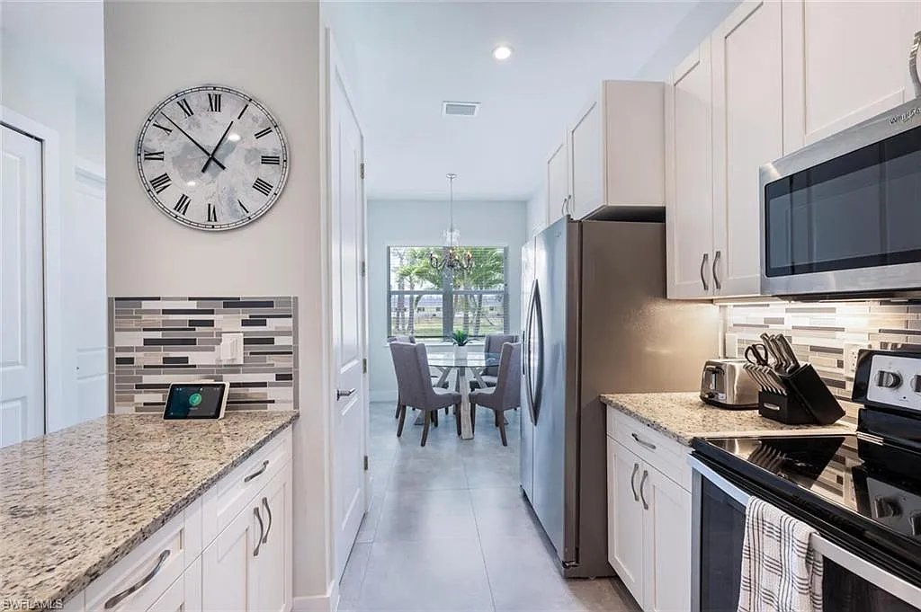 3 bed, 2.0 bath, 1445 sqft, $3,300 — Photo 4