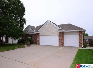 16105 Emiline St, Omaha, NE 68136