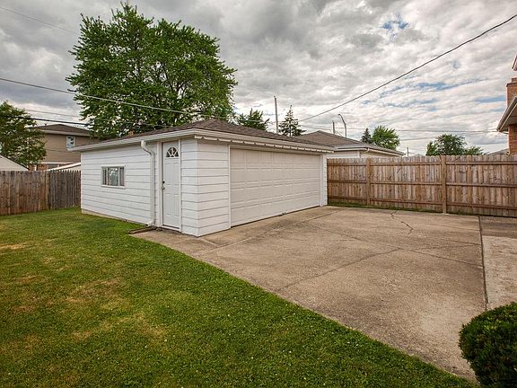 4th image of 8008 Melvina Ave