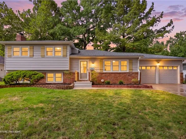 9624 Woodson Dr, Overland Park, KS 66207