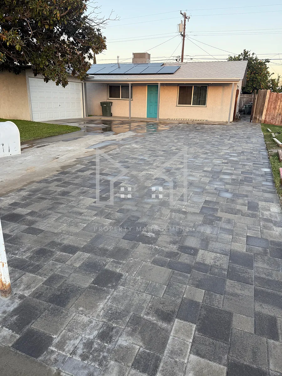 Building Photo - 2312 Castro Ln