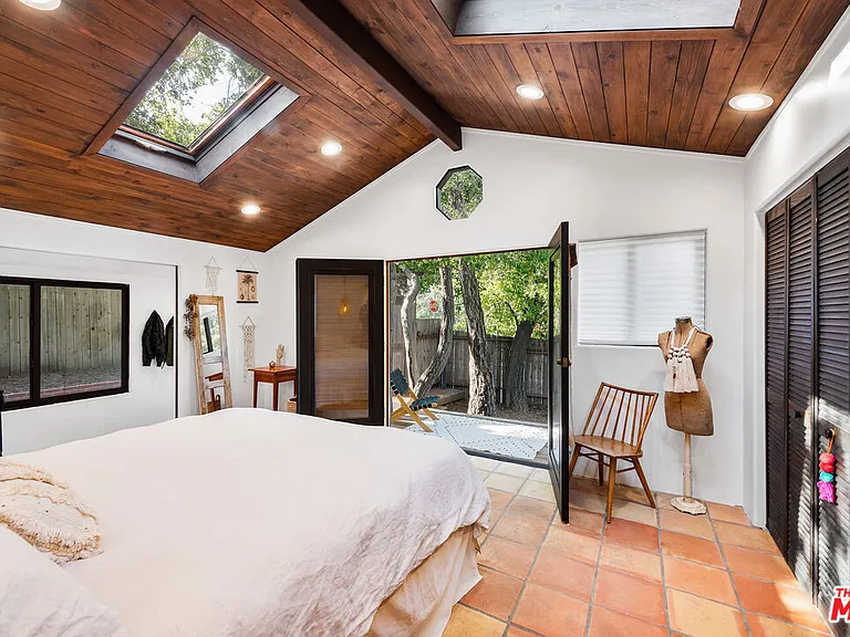 1362 Old Topanga Canyon Rd — Photo 15
