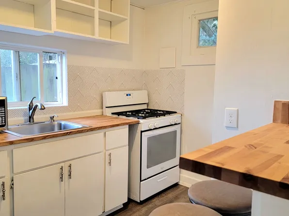 044SCobert5503, 5503 S Corbett Ave #A, Portland, OR 97239