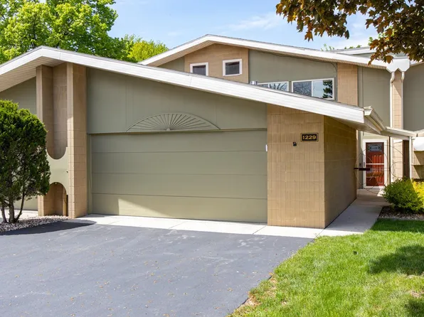 1229 Nicolet Cir, Appleton, WI 54914