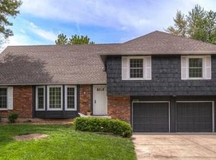 9716 Walmer St, Overland Park, KS 66212