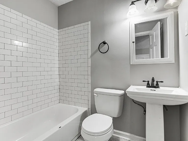 2291 Madison Ave — Photo 14