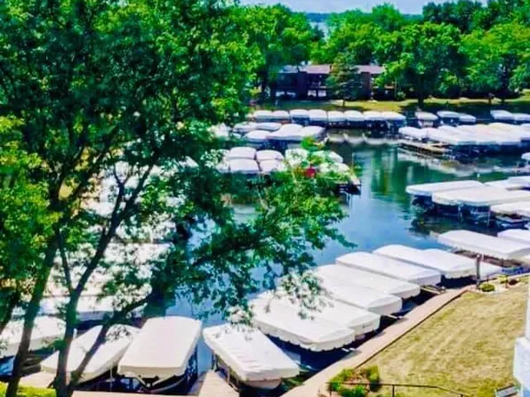 2700 N Shore Dr Unit L35, Clear Lake, IA 50428