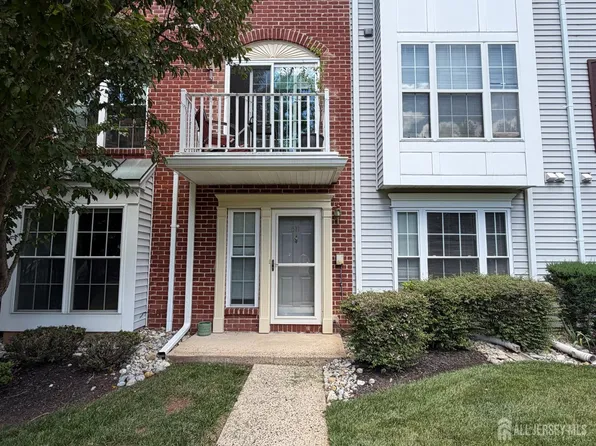 511 Dunn Cir, Bridgewater, NJ 08807