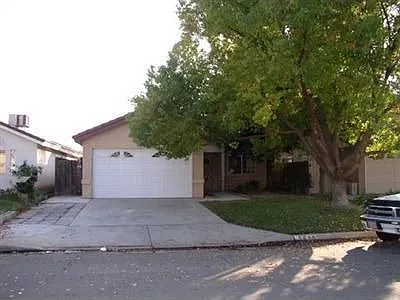 5695 W Tenaya Ave photo 1